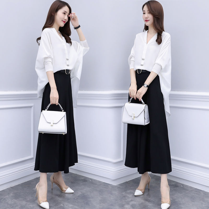 是跟短裤说拜拜时候了，今秋流行这种秋装，45岁妈妈穿上美爆了