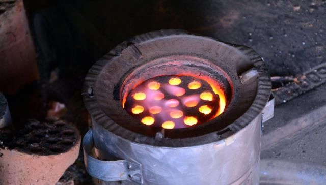  【农民】专家提倡禁止农民烧柴烧煤取暖？为啥有的农村还在烧呢