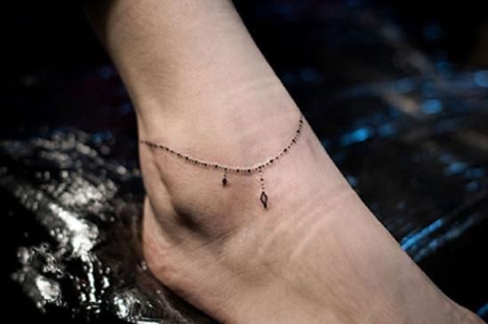 脚链纹身 融入肌肤的时髦脚链