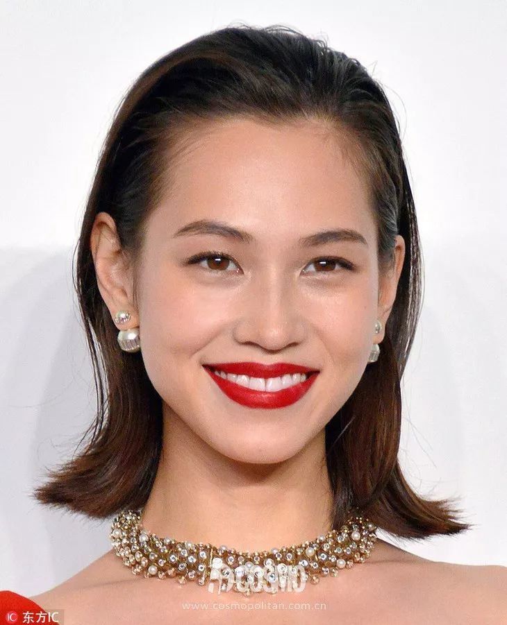 彩妆迷 | 衣橱中必有小黑裙,那么唇膏中的“小黑裙”是哪个色号?