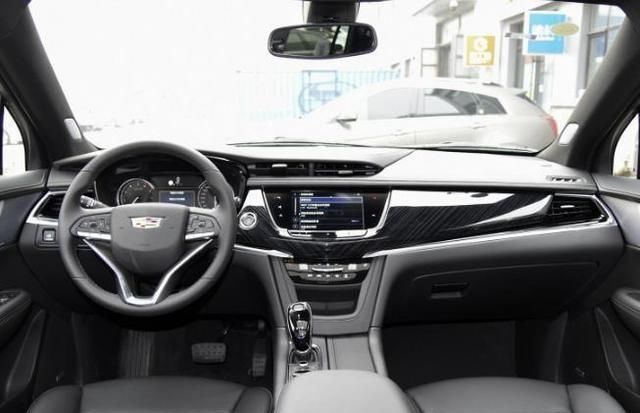  「福特探险者」凯迪拉克XT6好不好？它的优势有哪些？车主说出了试车感觉