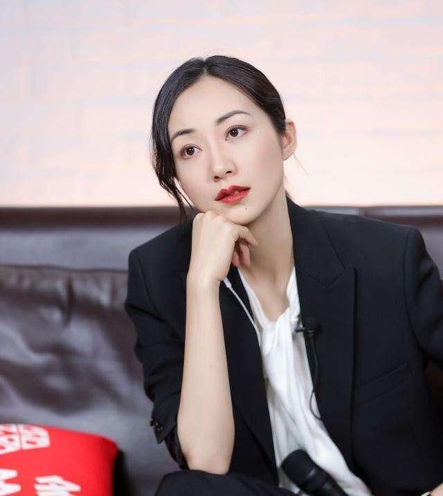 『气质』判断一个女生有没有气质,其实和颜值关系不大,关键在于这4点
