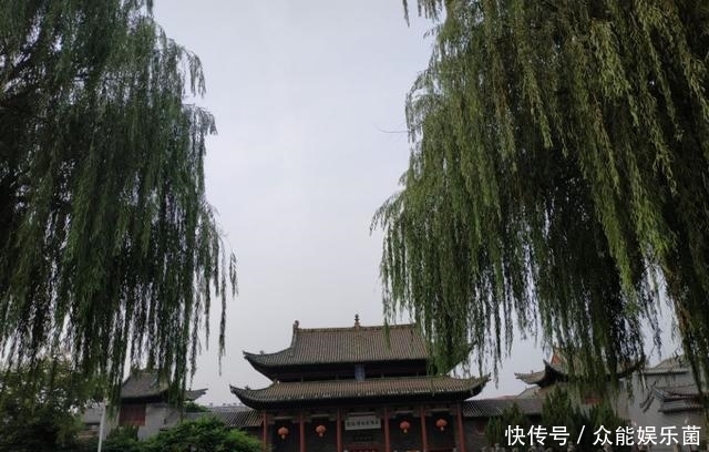 从不声张的洛阳民俗博物馆大门