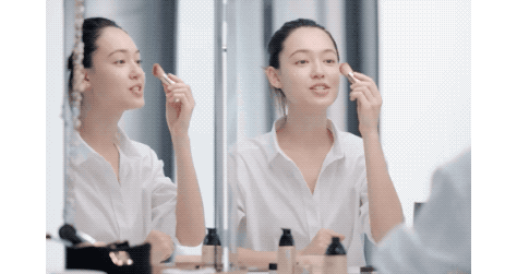 夏季容易出汗脱妆，告诉你几个定妆小技巧！