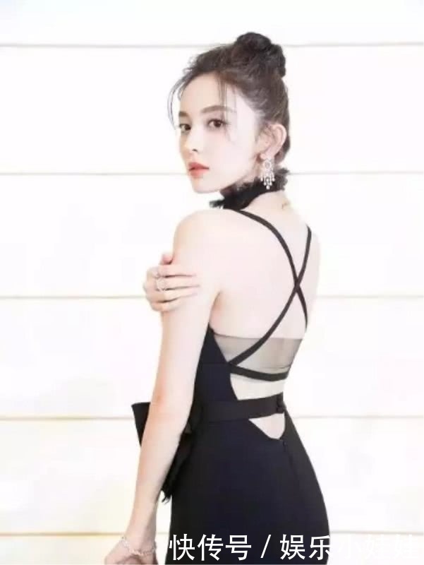 同样是穿露背裙，娜扎性感，赵丽颖甜美，网友：这次吴昕赢了