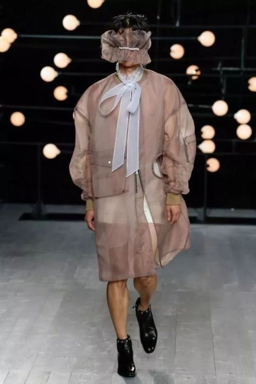 无性别时尚| 权志龙、李宇春...男女装通吃这么有趣?