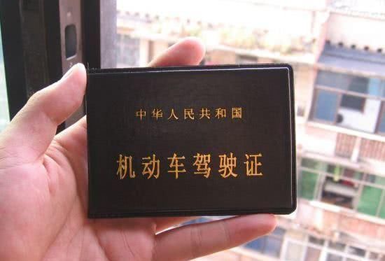  「汽车」新手实习期以后，还可以给汽车贴新手标签吗？