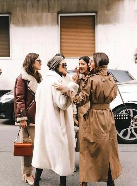  系腰带：今年冬天小个子千万不要这样穿衣服，太显高啦！