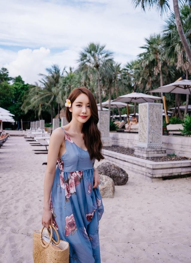 人像摄影：展现姑娘凹凸有致的身材曲线，成熟妩媚！