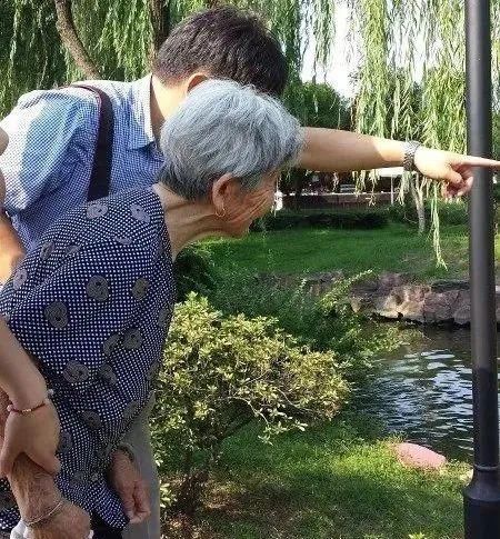  「徐秀章老人」海宁104岁母亲照顾84岁女儿，看哭百万网友…“世上只有妈妈好”
