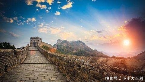 去旅游时去玩的时候突然想上厕所，但是附近没有厕所你会怎么办？