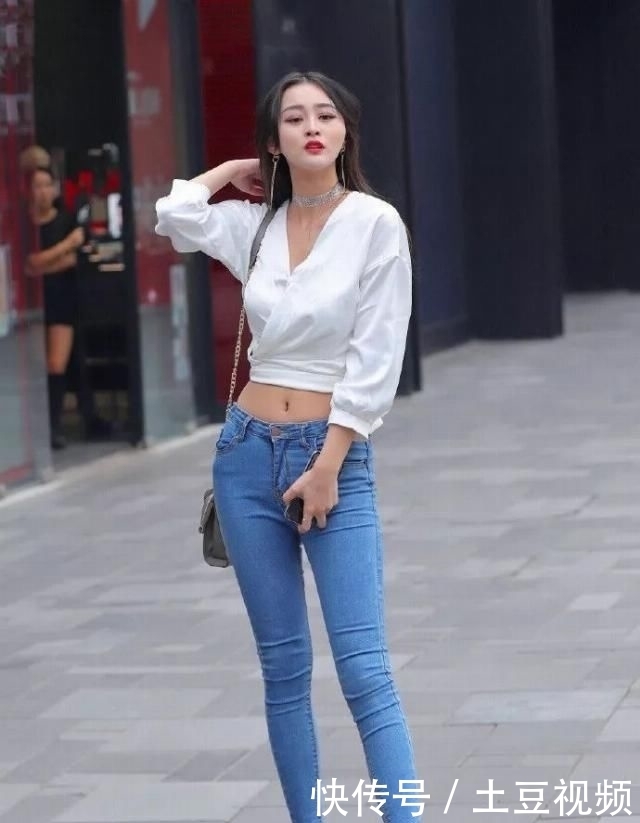 女人|女人拥有一双适合的高跟鞋,能够提升自己的时尚品味