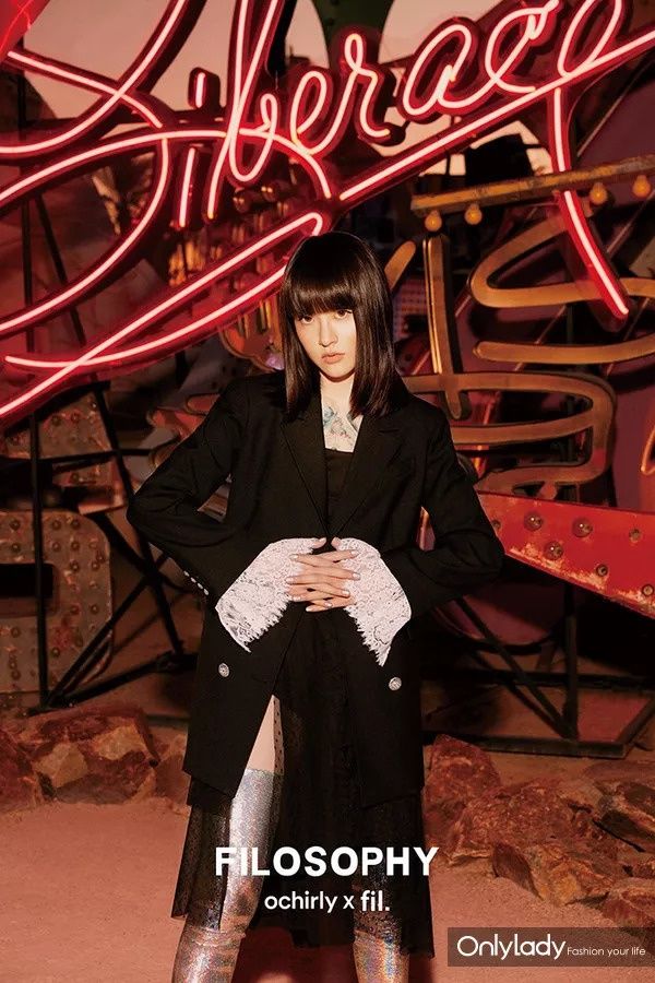 这个小女生竟是李宇春宋茜背后的时尚推手，比明星还带货!