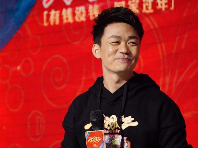 王宝强替身包装假剧组，强行潜规则女演员，网友：这女的不带脑子