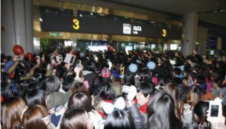 袁立再爆娱乐圈黑料，网友回应:干得漂亮