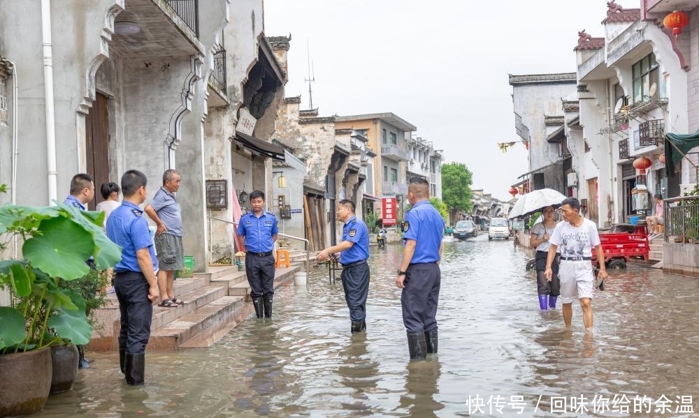 长江铜陵段水位持续上涨 安徽铜陵全力迎战洪峰