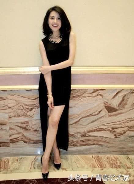 国民女神高圆圆，气质美人，18岁的女孩见了都动心