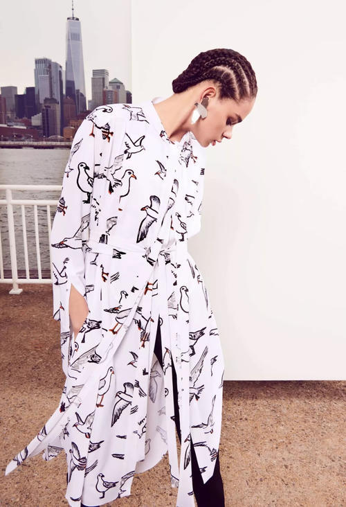 早秋裙子这么穿最时髦！！！