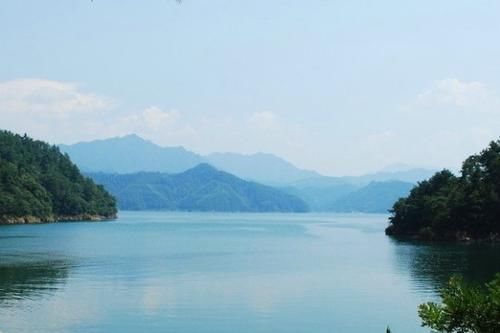 中国“最美”的五大湖泊，景色迷人，宛如人间仙境