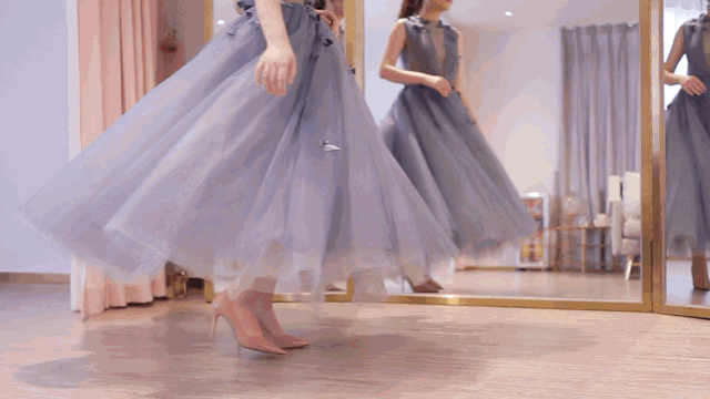 “我之前觉得婚礼离我太遥远了……”“然后呢？”