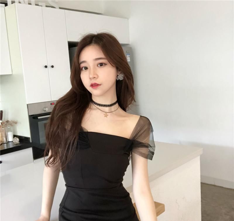 # 轻柔#纱织香肩的轻柔, 她的眼睛里有整片星空，小香风飘过,