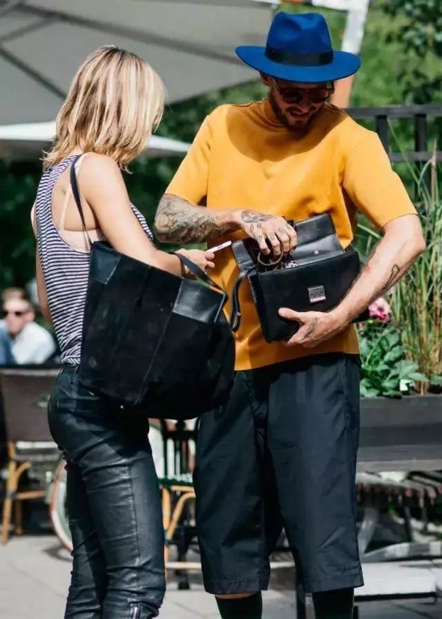 一件万能内衣hold住任何场面!春夏季的露肩露背装了解一下?