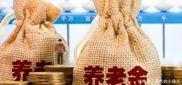 元旦过后，年满50的岁老人可以领取这几项补贴，你都领到了吗