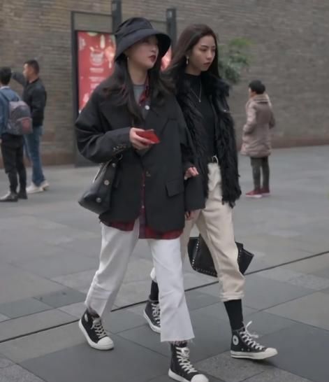  自然■春季，我鞋柜少不了的“4双鞋”，穿什么都很配！