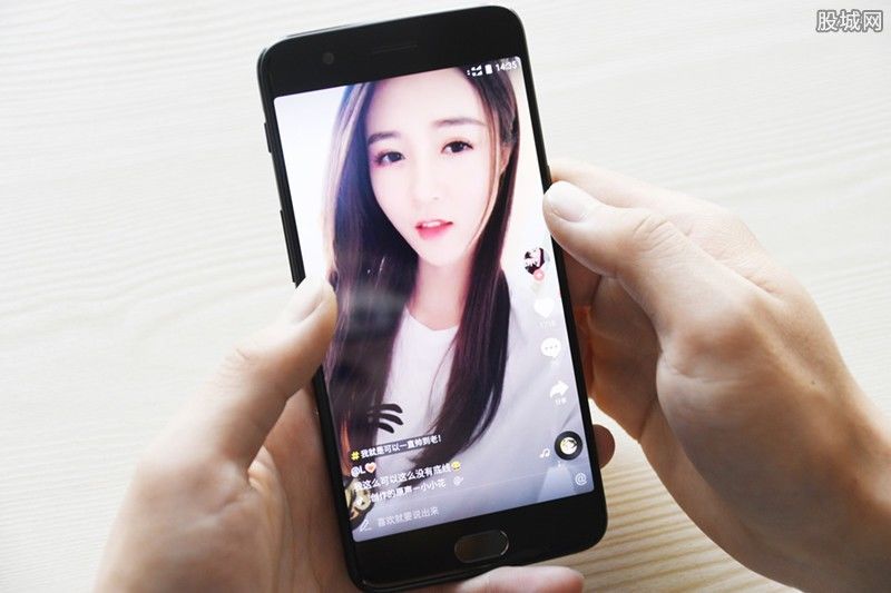 抖音回应被娃直播 有幕后黑手故意炒作