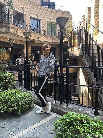 当成龙胡歌等明星在祭奠汶川地震时,她说的却