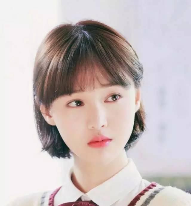 为什么周冬雨、郑爽、娜扎都要剪短发?这些照片给出了答案...