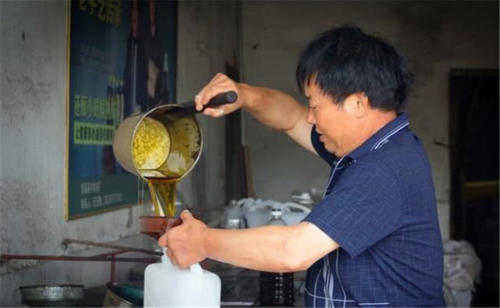 农村人人都吃自榨油，为什么有专家说却不能吃呢？一起来看看！