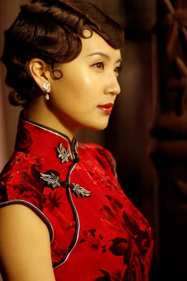 八大女星旗袍争艳，第七位秦岚穿上旗袍更是美得像一幅画