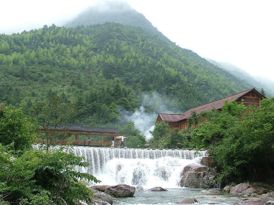 除了晋中紫金山、渭南西峰以外，这些景色秀美的旅游休闲场所你听