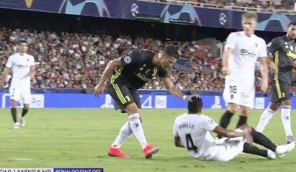 欧冠：C罗吃到争议红牌流泪离场，如被追加处罚将错过客战曼联