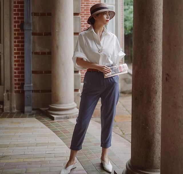  『博主』牛仔外套如何穿出高级复古风？学三木博主搭配卡其色长裤，太美了