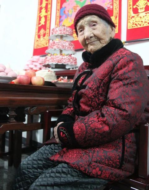  「徐秀章老人」海宁104岁母亲照顾84岁女儿，看哭百万网友…“世上只有妈妈好”
