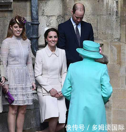 王妃蹲来了，凯特被赞优雅，梅根略显尴尬，卡米拉也有慈祥的时候