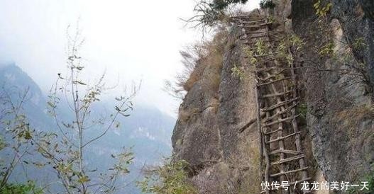 #钢梯#四川“悬崖村”不愿搬,获6亿资助后修建钢梯,如今变成咋样了?