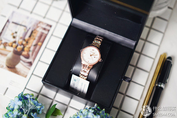 优雅灵动，简约时尚:飞亚达Charming时尚机械女表 真人试戴