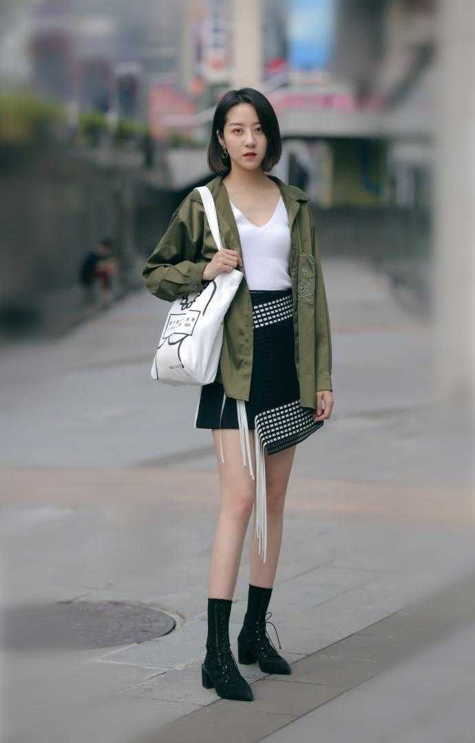 重庆街拍, 适宜的搭配彰显成熟女人味