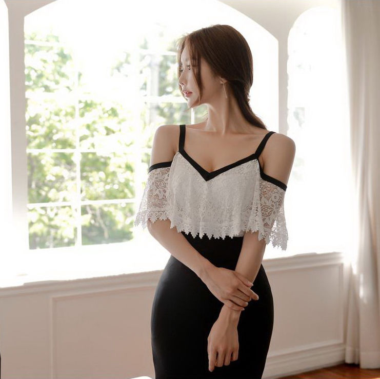 入秋了，女神们别穿吊带了，瞧瞧这样穿，比吊带还要迷人