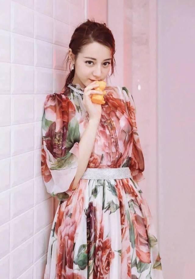 『春天』春天必火的四款小裙子,一定要穿它去约会!| 时尚