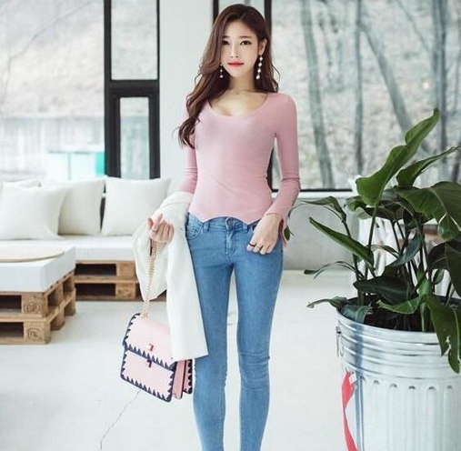  #腿部线条#身材很好的牛仔裤小姐姐，青春靓丽十分迷人