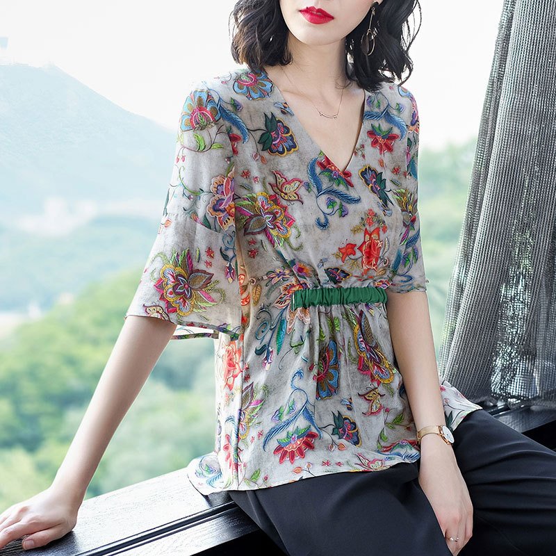 夏天别老穿裙，俗!小衫搭超短裤有小性感，搭七分裤显气质，多美