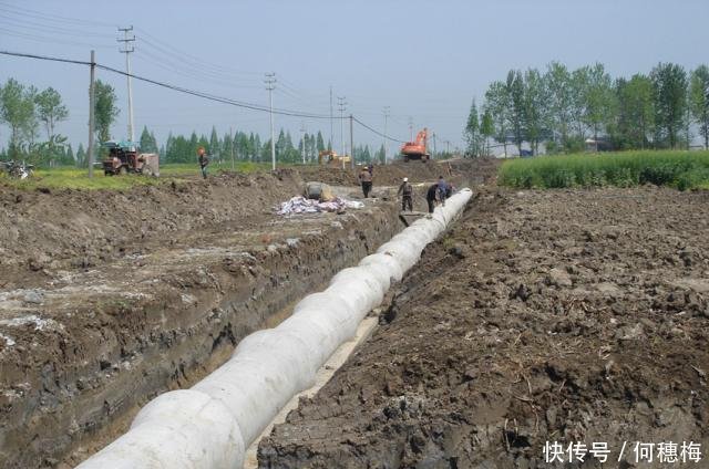 村里出钱美化农村墙面，农民非但不感激，还“冷嘲热讽”，为何