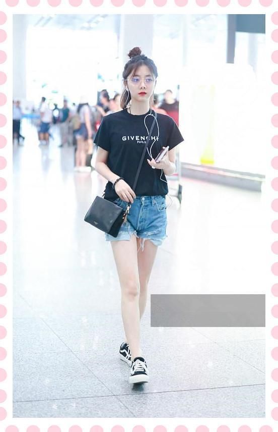 本以为古力娜扎扎丸子头够嫩了，但看到谭松韵这效果，我沉默了！