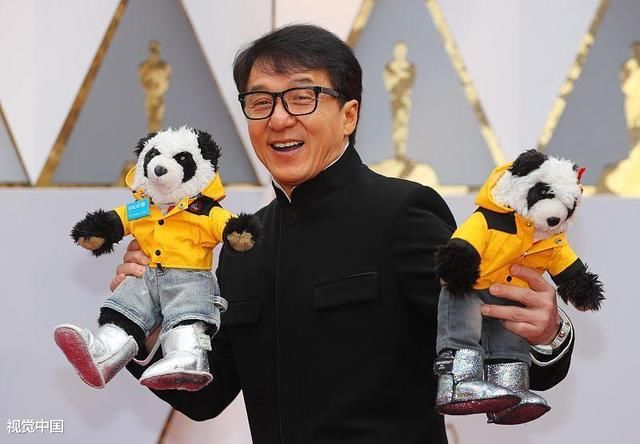 卓伟曝出成龙的百年内幕，如今已真相大白，网友：曾志伟跑不掉的