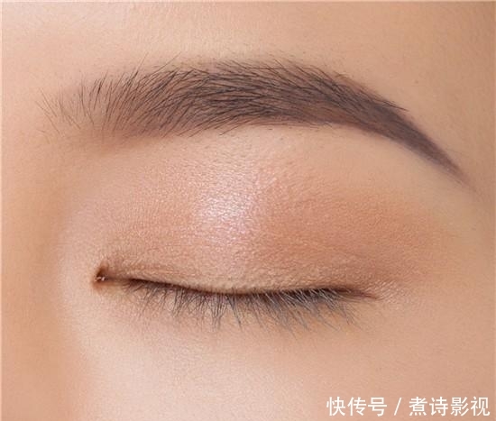  [光环]自信眼妆来一个，美丽光环很耀眼呢！