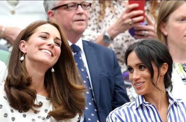 梅根和嫂子凯特王妃单独出游看球赛 一个休闲一个气质范儿
